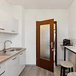 2br Near Train Station, Kitchen, Wi-fi, Smart Tv, Bathroom Halberstadt