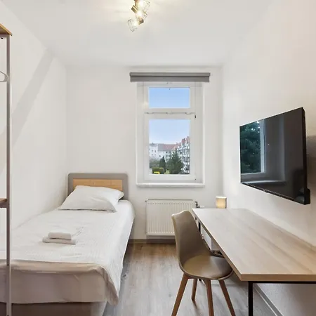 2br Near Train Station, Kitchen, Wi-fi, Smart Tv, Bathroom Apartment Halberstadt
