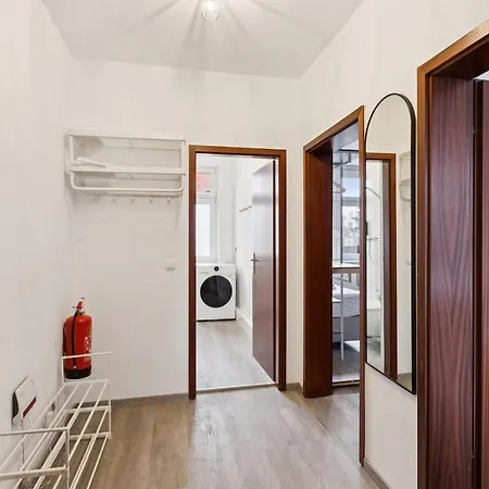 2br Near Train Station, Kitchen, Wi-fi, Smart Tv, Bathroom Apartment Halberstadt
