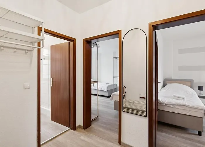 2br Near Train Station, Kitchen, Wi-fi, Smart Tv, Bathroom شقة *