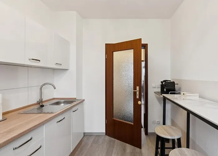 2br Near Train Station, Kitchen, Wi-fi, Smart Tv, Bathroom Halberstadt