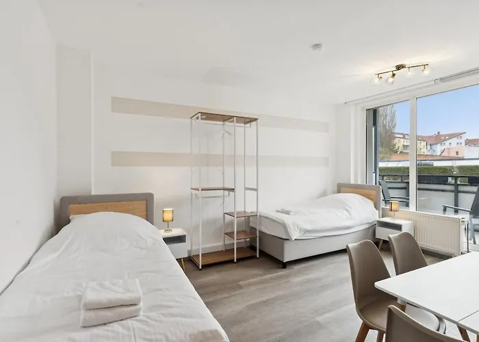 Appartement 2br Near Train Station, Kitchen, Wi-fi, Smart Tv, Bathroom *