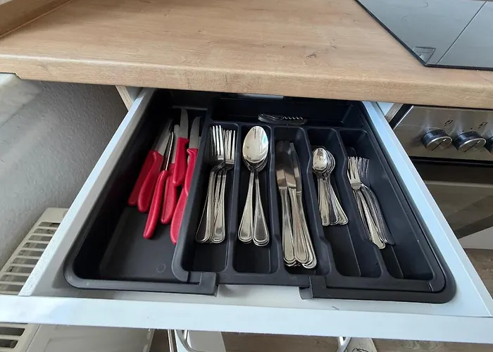 2br Near Train Station, Kitchen, Wi-fi, Smart Tv, Bathroom شقة هالبيرشتادت